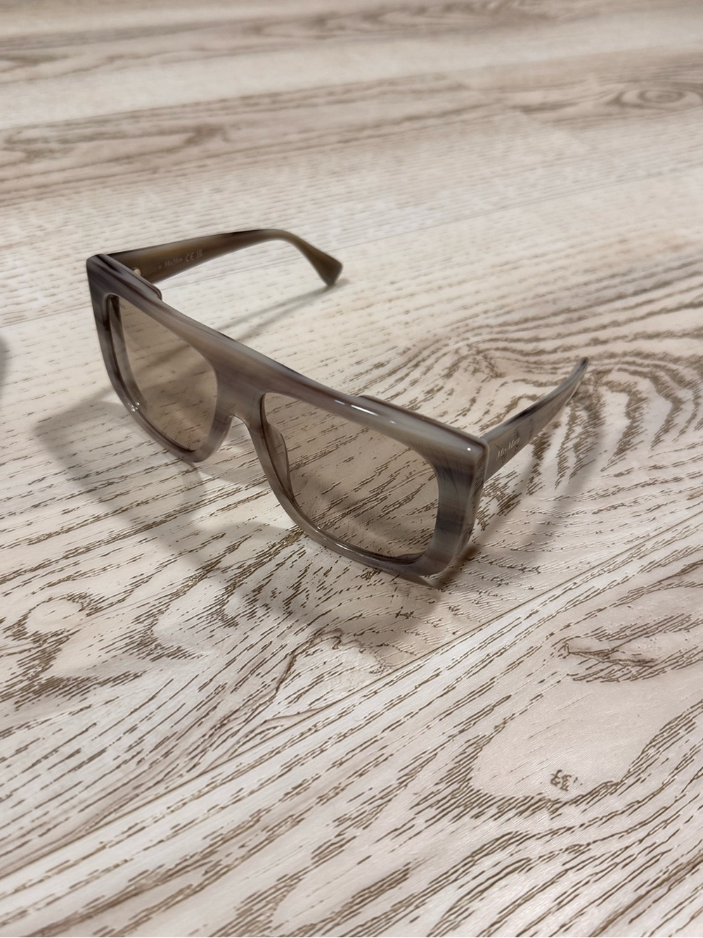 Max Mara Oversized Beige Gradient Shield Sunglasses - Picture 3 of 7